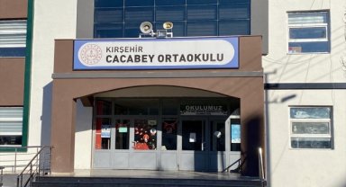 Kırşehir'de 16 öğrenci gıda zehirlenmesi şüphesiyle hastaneye kaldırıldı