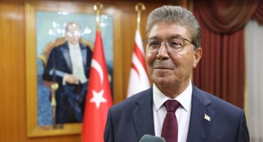 KKTC Başbakanı Üstel: Bir yandan barış çağrısı yapan Rumlar, diğer taraftan silahlanıyor