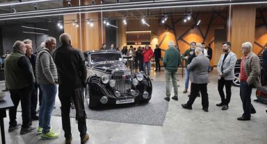 Klasik araç müzayedesinde 15 milyon 350 bin liralık satış