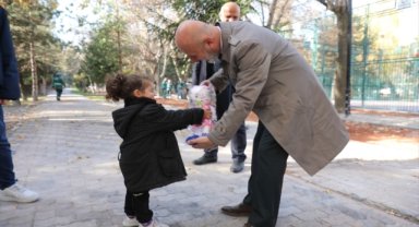 Kocasinan'daki parkların bakım, onarım ve çevre düzenlemesi yapılıyor