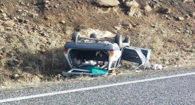 Konya'da devrilen otomobildeki 4 kişi yaralandı