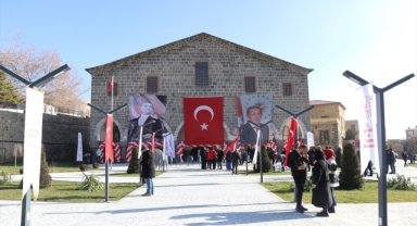 Kültür ve Turizm Bakan Yardımcısı Yazgı, Niğde'de kütüphane açılışında konuştu