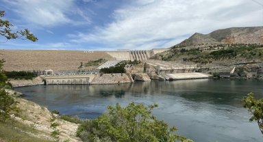 Küresel hidroelektrik kurulu gücünün "net sıfır hedefine" ulaşmak için 2 katına çıkması gerektiği belirtiliyor