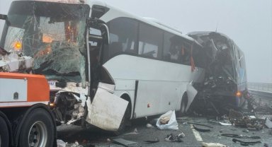 Kuzey Marmara Otoyolu'nda zincirleme kazada 11 kişi öldü, 57 kişi yaralandı