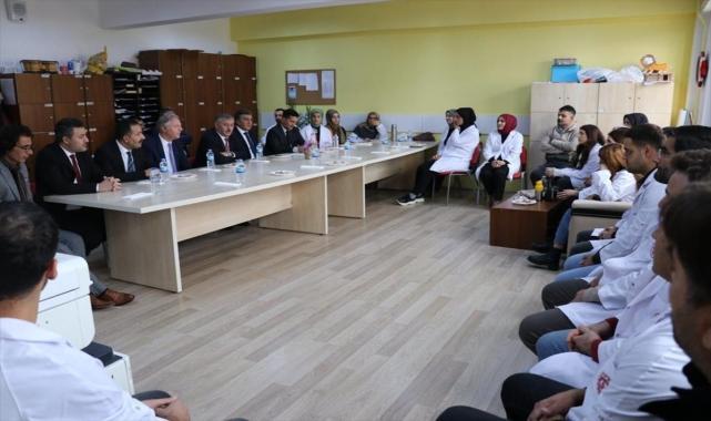 MEB, öğretmenler ve okul yöneticileriyle istişare için saha ziyaretlerine başladı