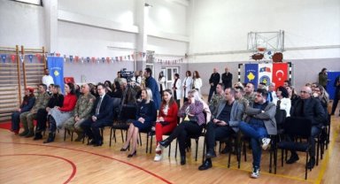 Mehmetçik, Kosova'da eğitim alanındaki desteklerine devam ediyor