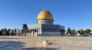 Mescid-i Aksa, İsrail'in kısıtlamaları nedeniyle bu cuma da neredeyse boş kaldı