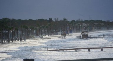 Meteorolojiden Ege Denizi'nin kuzeyi için fırtına uyarısı