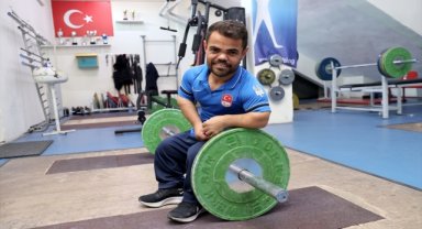 "Minik Herkül" Paris Paralimpik Oyunları'na altın madalya hedefiyle hazırlanıyor