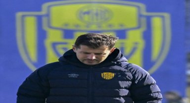 MKE Ankaragücü Teknik Direktörü Emre Belözoğlu'ndan Halil Umut Meler açıklaması