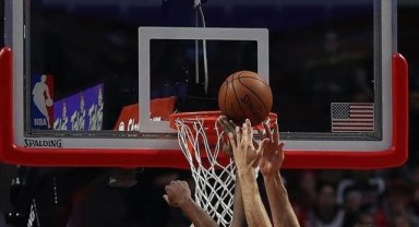 NBA'de Antetokounmpo'nun kariyer rekoru kırdığı maçta Bucks kazandı