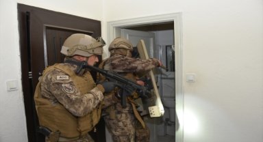 Nevşehir'de helikopter destekli uyuşturucu operasyonunda 71 şüpheli yakalandı