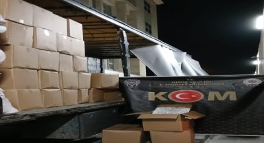 Niğde'de bir tırda 3 milyon 750 bin filtreli sigara kağıdı ele geçirildi