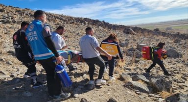 Niğde'de dağda rahatsızlanan avcı hastaneye kaldırıldı 