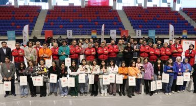 Niğde'de öğrencilerin projeleri bilim şenliğinde sergilendi