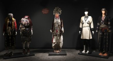 Osmanlı'nın zengin kıyafet kültürü İstanbul'da meraklılarıyla buluştu