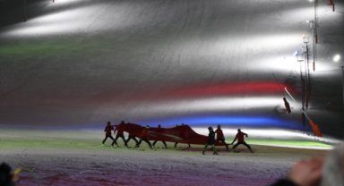 Palandöken Kayak Merkezi'nde sezon nefes kesen gösterilerle açıldı