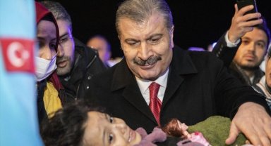 Sağlık Bakanı Koca: Gazze'den Türkiye'ye 114'ü hasta 86'sı refakatçi olmak üzere 200 kişi ulaştı