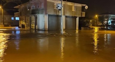Sakarya'da sağanak taşkınlara yol açtı