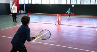 Şampiyon raketler Osmangazi’de yetişiyor