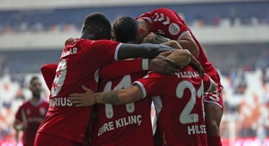 Samsunspor 3 puanı 3 golle aldı
