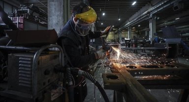 Sanayi üretimi yıllık yüzde 1,1 arttı
