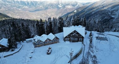 Sezon hazırlıkları tamamlanan Atabarı'nda kayak için yeterli kar bekleniyor 