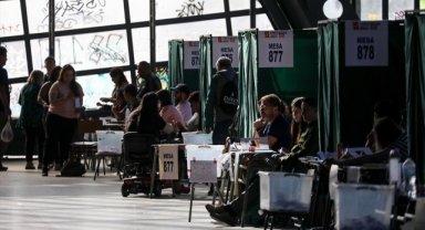 Şili'de düzenlenen yeni anayasa referandumundan "hayır" çıktı