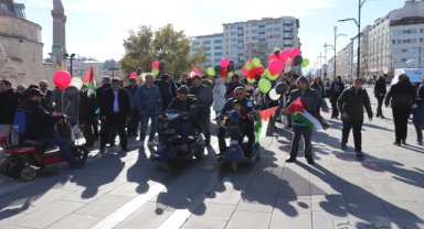 Sivas'ta engelliler Filistin için yürüdü