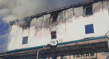 SON DAKİKA | İş yeri alevlere teslim oldu!