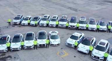 Suç örgütlerine yönelik operasyonlarda ele geçirilen 23 araç mahkeme kararıyla emniyete verildi