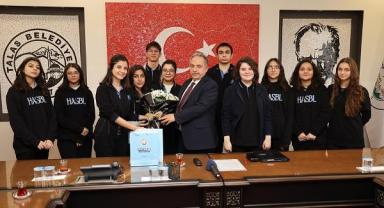 Talaslı öğrencilerden Başkan Yalçın'a teşekkür ziyareti