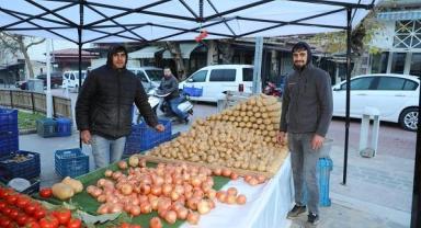 Tarihi Bedesten'de Salı pazarı açıldı