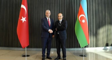  Ticaret Bakanı Bolat, Azerbaycan Ekonomi Bakanı Cabbarov'la görüştü