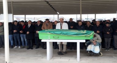 Tokat'taki trafik kazasında ölen 5 kişinin cenazesi Sivas'ta toprağa verildi 