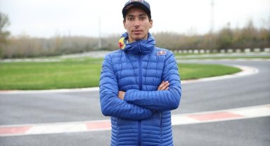 Toprak Razgatlıoğlu, dünya şampiyonluğunu tekrarlayarak yeni takımına "ilk"i yaşatmak istiyor