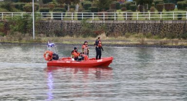 Trabzon'daki fırtınada dalgalara kapılan 2 lise öğrencisini arama çalışmalarına ara verildi