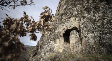 Tunceli'deki tarihi Ambar Kalesi'nin kalıntıları Urartulardan izler taşıyor
