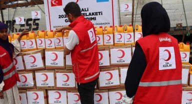 Türk Kızılay, Somali'deki sel felaketinden etkilenenlere 2 bin gıda paketi ulaştırdı