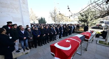 Türkiye'de tedavi gördükleri hastanede hayatını kaybeden 3 Filistinli son yolculuğuna uğurlandı