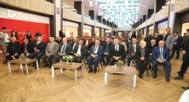 Vali Çiçek ile Başkan Büyükkılıç, mobilya indirim festivaline katıldı