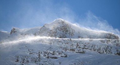 Van'da 16 kişilik teknik ekip bölgede çığ tehlikesi olan yerleri belirliyor