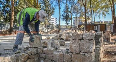 Varsak kent meydanına kavuşuyor