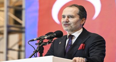 Yeniden Refah Partisi Genel Başkanı Erbakan, aday tanıtım toplantısında konuştu: