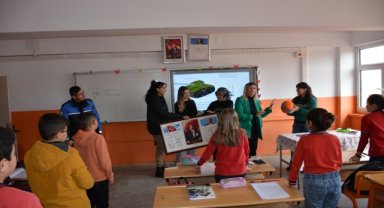 Yozgat'ta polis eşleri köy okulu öğrencileriyle bir araya geldi