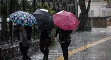 Yurdun bazı kesimlerinde kuvvetli yağış ve fırtına bekleniyor