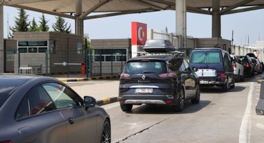 Yurt dışından emeklilerin yabancı plakalı taşıtları için sağlanan süre uzatımı Resmi Gazete'de