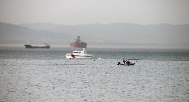 Zonguldak'ta batan geminin kayıp 7 personelini arama çalışmaları sürüyor
