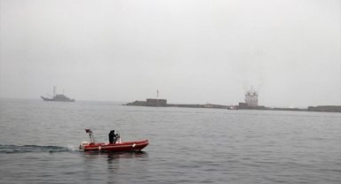 Zonguldak'ta batan geminin kayıp 7 personelini arama çalışmaları sürüyor
