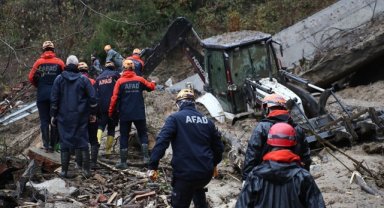 Zonguldak'ta heyelanda göçük altında kalan anne ve oğlunun cansız bedenine ulaşıldı